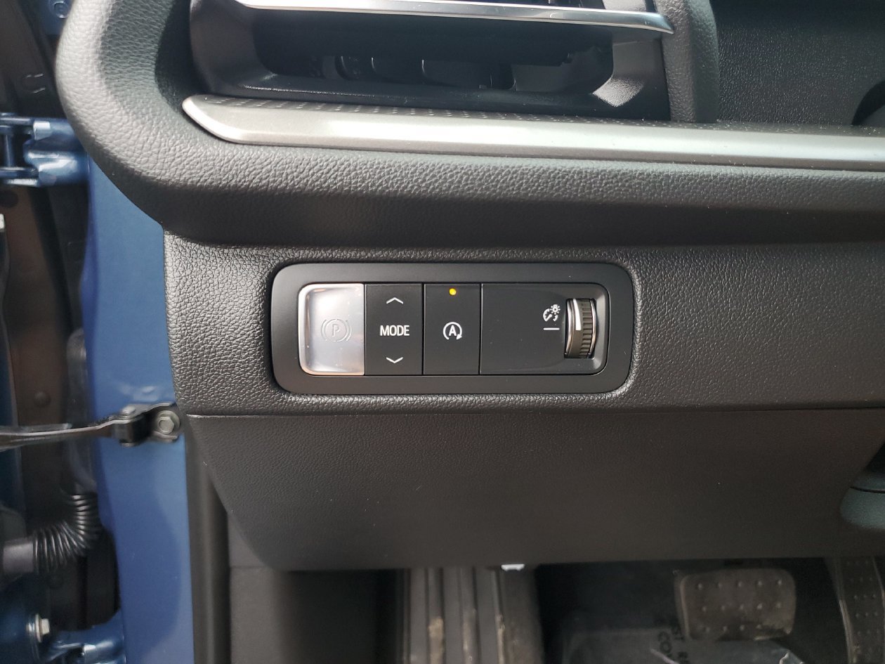 Used 2026 Chevrolet Traverse LT FWD image 28
