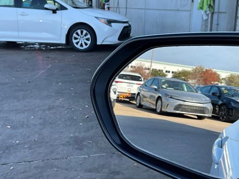 Used 2025 Toyota Camry LE image 19