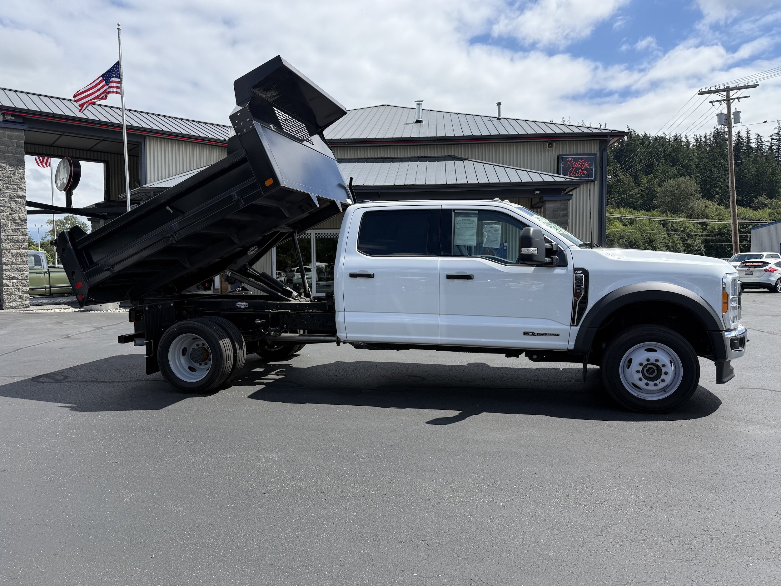 Used 2023 Ford F450 XLT w/ XLT Value Package AWD/4WD image 4