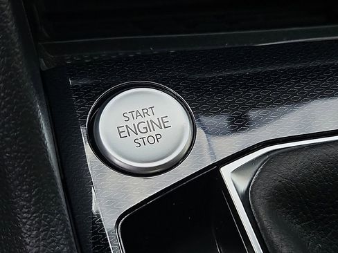 New 2026 Volkswagen Taos SE AWD/4WD image 13