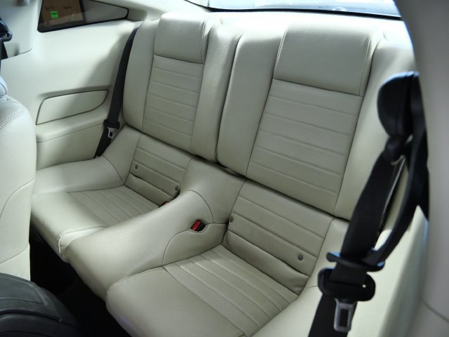 Used 2010 Ford Mustang Coupe RWD image 14