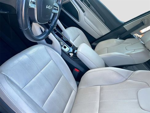 Used 2023 Kia Telluride EX w/ EX Captain's Chair Package image 22