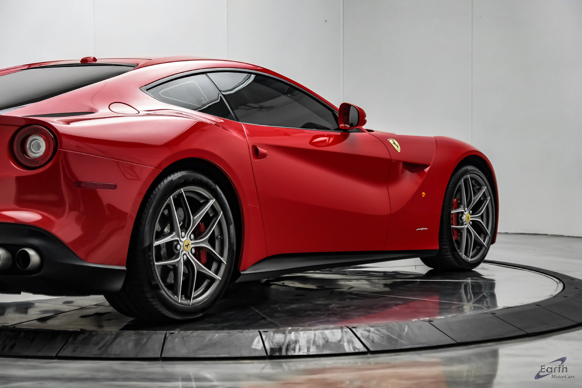 Used 2015 Ferrari F12 Berlinetta RWD image 23
