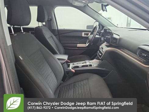 Used 2021 Ford Explorer XLT AWD/4WD image 31