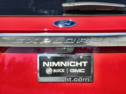 Used 2021 Ford Explorer Platinum w/ Premium Technology Package image 31