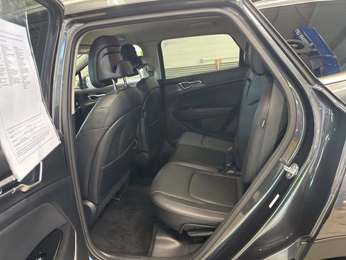 Certified 2024 Kia Sportage EX AWD/4WD image 27