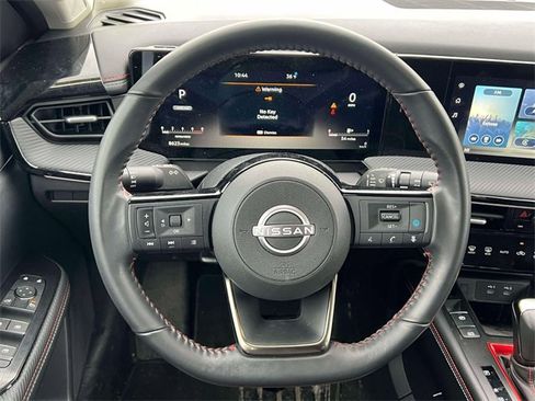 Used 2025 Nissan Kicks SR image 14