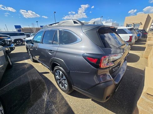 Used 2023 Subaru Outback Limited image 11