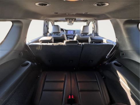 Used 2024 Dodge Durango GT image 7