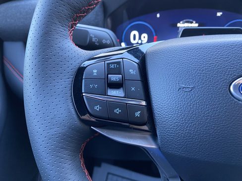 Used 2025 Ford Explorer ST-Line w/ Premium Package image 19