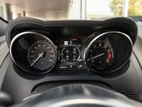 Used 2020 Jaguar F-TYPE Coupe image 38