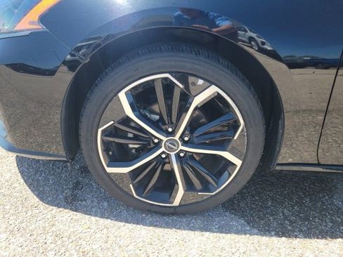 Used 2024 Nissan Altima 2.5 SR FWD image 26