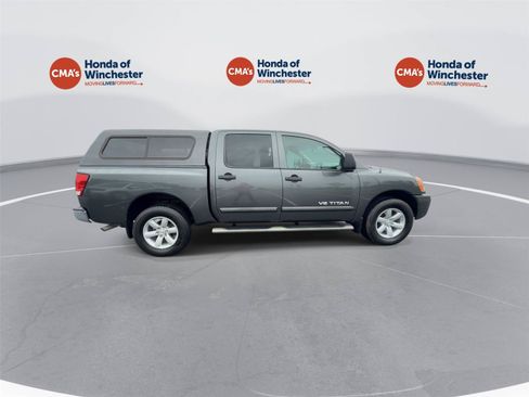 Used 2010 Nissan Titan SE w/ SE Value Truck Pkg AWD/4WD image 9