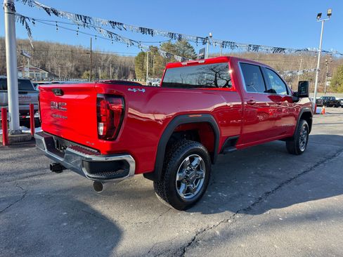 New 2026 GMC Sierra 3500 SLE w/ SLE Value Package image 5