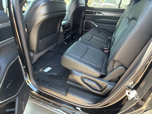 New 2026 Jeep Grand Wagoneer Limited AWD/4WD image 19