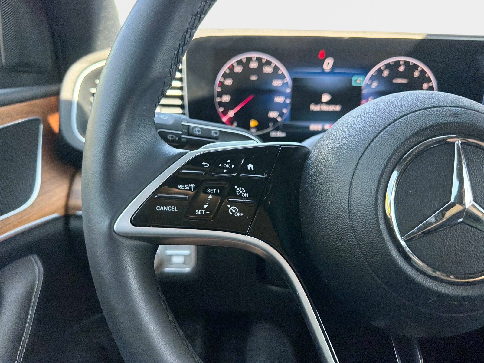 Certified 2025 Mercedes-Benz GLE 350 4MATIC w/ Winter Package image 30