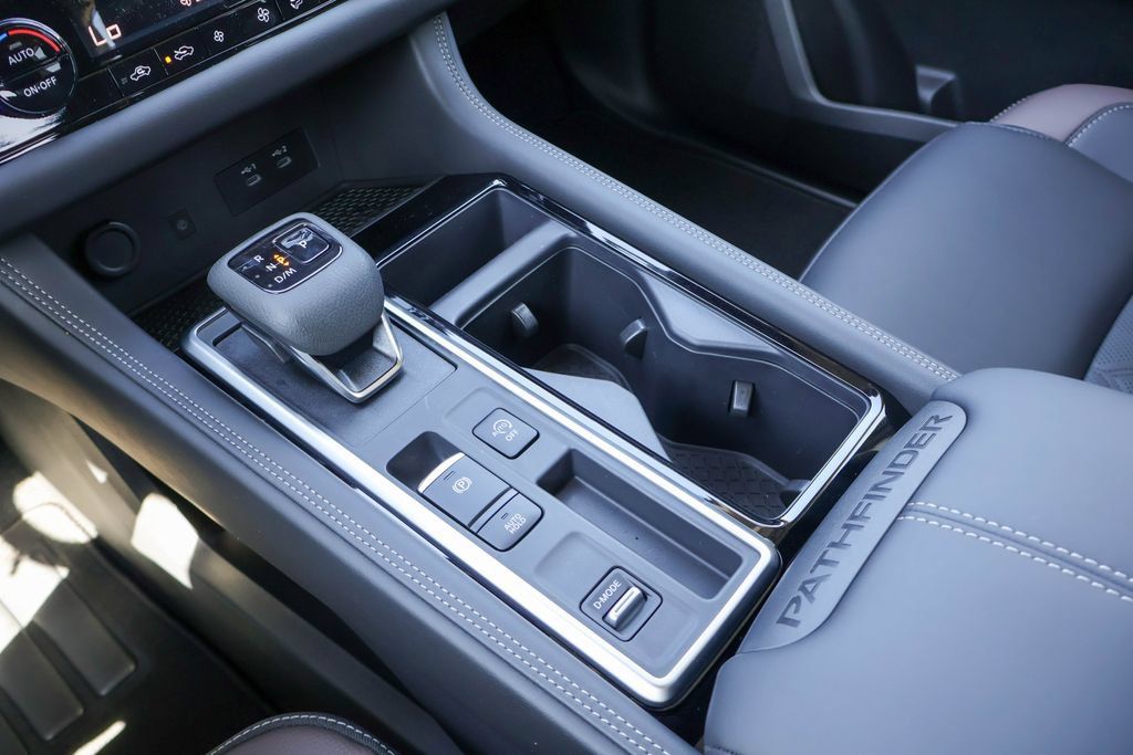 New 2026 Nissan Pathfinder Platinum w/ Accent Package FWD image 15