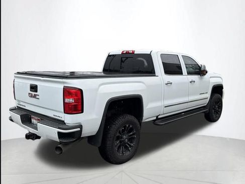 Used 2017 GMC Sierra 2500 Denali w/ Duramax Plus Package AWD/4WD image 2