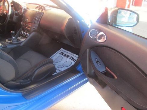 Used 2009 Nissan 370Z Coupe RWD image 13
