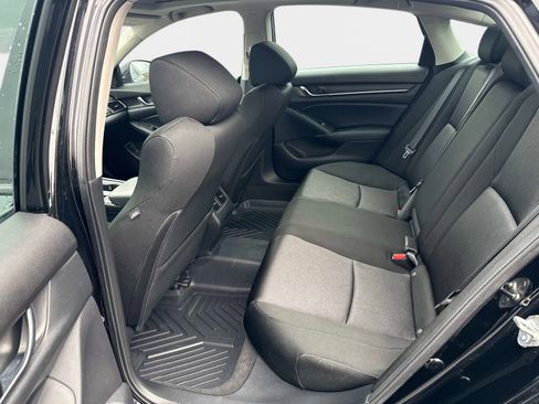 Used 2018 Honda Accord EX image 12