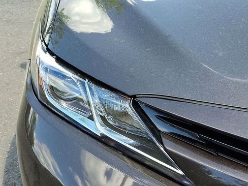 Used 2018 Toyota Camry LE image 27