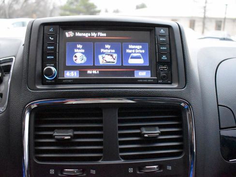 Used 2019 Dodge Grand Caravan SXT image 20