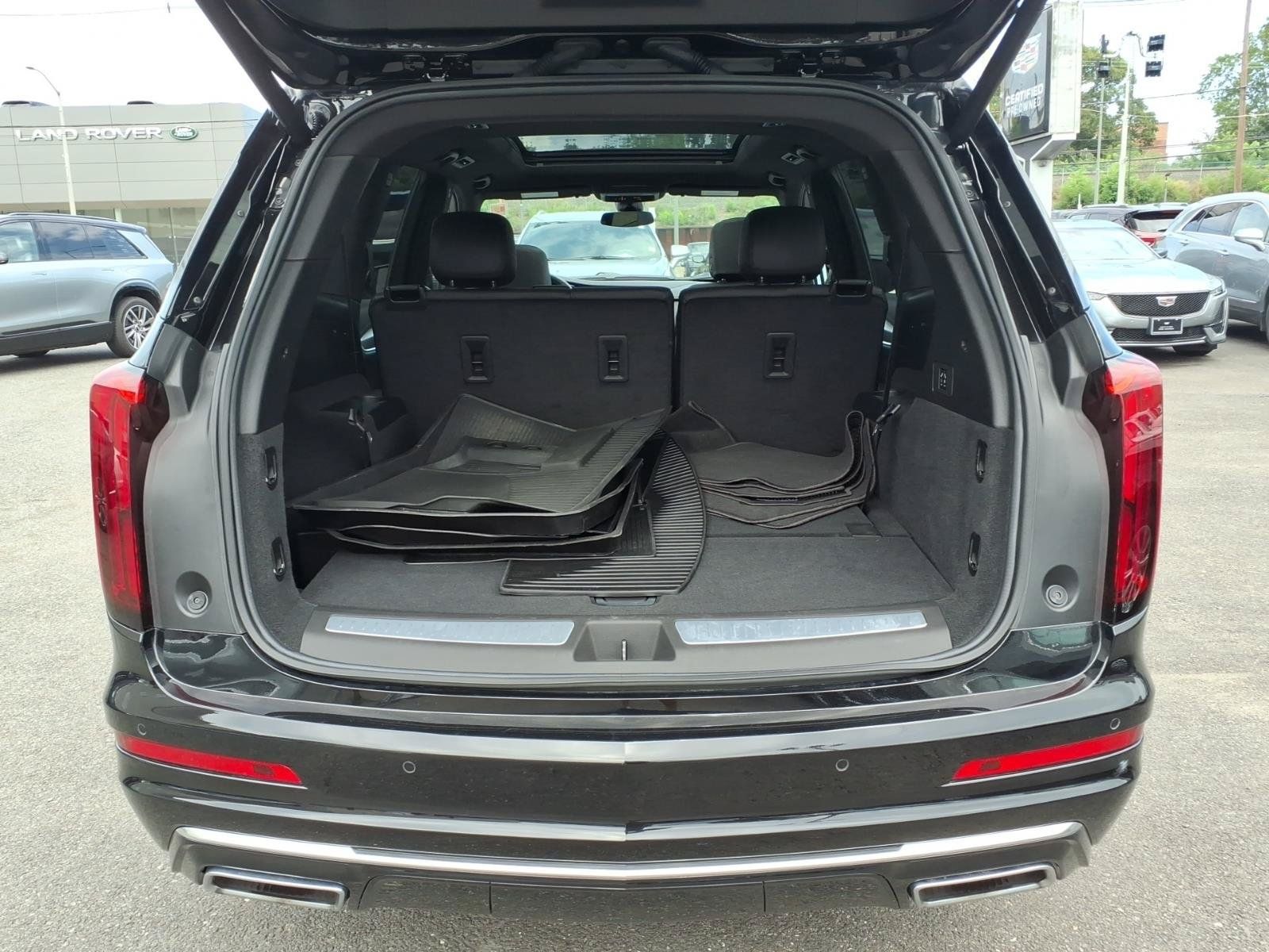 Certified 2024 Cadillac XT6 Luxury AWD/4WD image 15