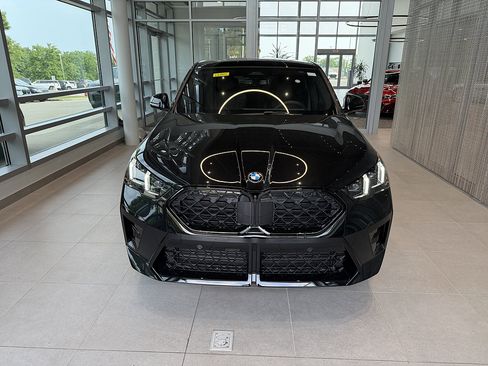 New 2026 BMW X2 xDrive28i w/ M Sport Package AWD/4WD image 2