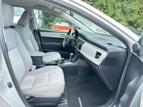 Used 2015 Toyota Corolla LE FWD image 17