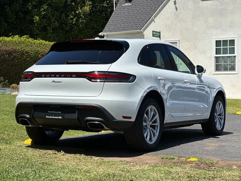 New 2026 Porsche Macan AWD/4WD image 8