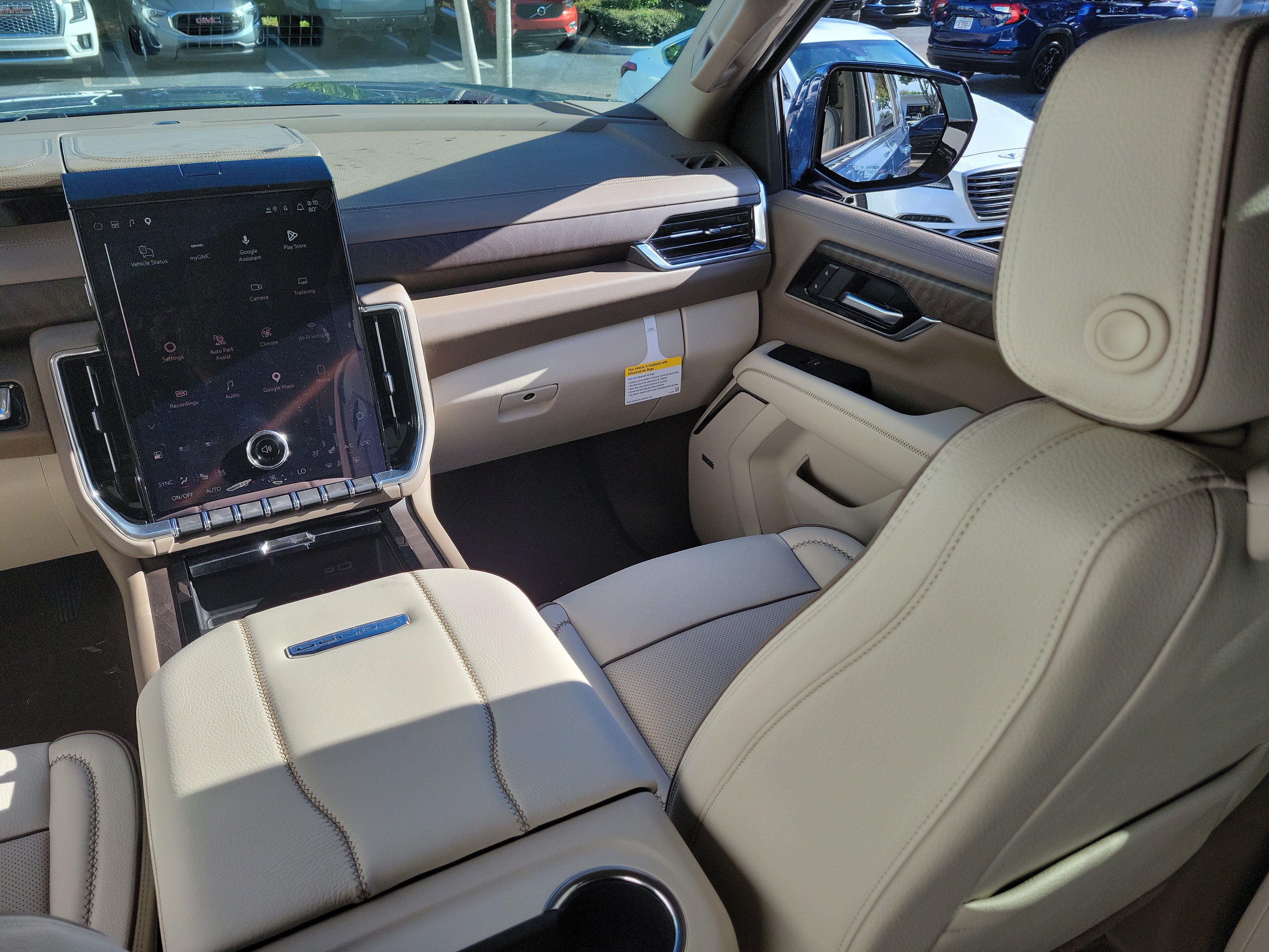 New 2026 GMC Yukon Denali w/ Denali Reserve Package AWD/4WD image 18