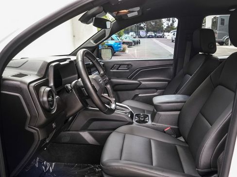 Used 2025 Chevrolet Colorado Trail Boss AWD/4WD image 16