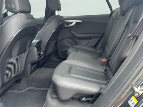 Used 2019 Audi Q8 Premium Plus w/ Premium Plus image 15