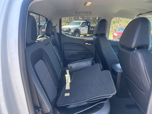 Used 2022 Chevrolet Colorado Z71 w/ Safety Package AWD/4WD image 17