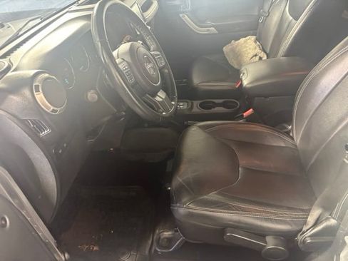 Used 2017 Jeep Wrangler Unlimited Rubicon w/ Dual Top Group AWD/4WD image 8