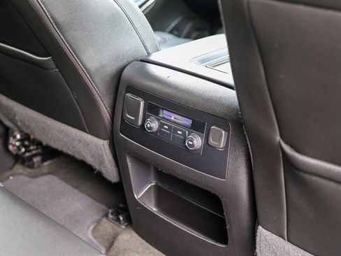 Used 2018 Chevrolet Tahoe LT image 24