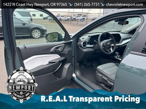 New 2026 Chevrolet Trax LT w/ LT Convenience Package FWD image 10