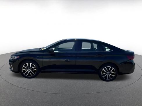 Used 2025 Volkswagen Jetta SE image 9