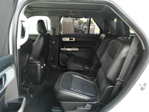 Used 2023 Ford Explorer Limited w/ Limited Technology Package RWD image 21
