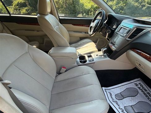 Used 2012 Subaru Outback 2.5i Limited w/ Moonroof Pkg AWD/4WD image 18