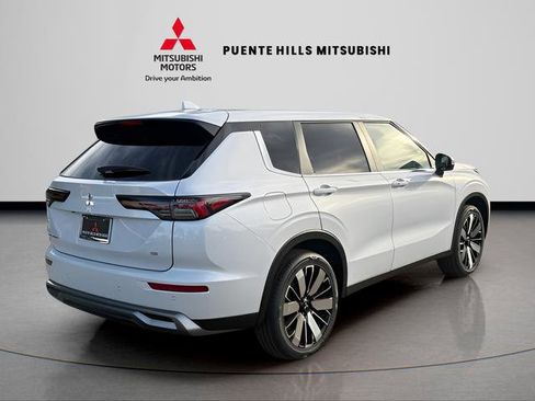 New 2026 Mitsubishi Outlander SE image 5