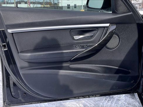 Used 2018 BMW 330e image 28