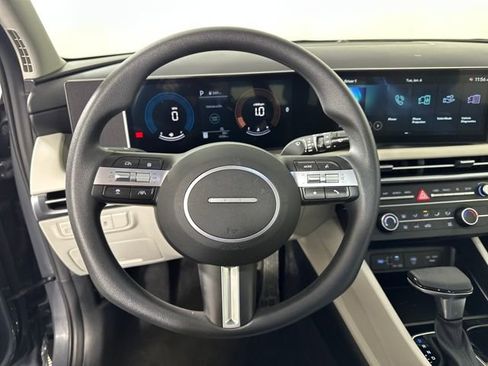 Certified 2025 Hyundai Tucson SE image 42