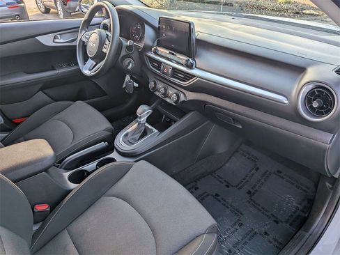 Used 2024 Kia Forte LXS image 33