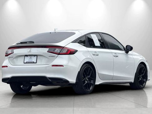Used 2023 Honda Civic Sport image 2