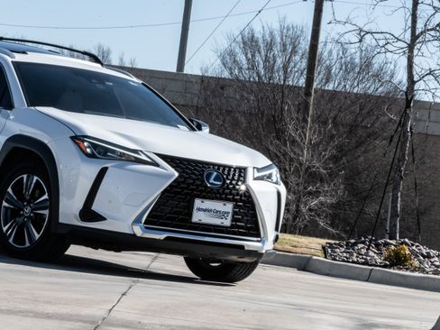 Used 2020 Lexus UX 250h w/ Premium Package image 5
