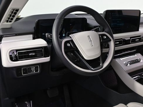 New 2026 Lincoln Aviator Reserve AWD/4WD image 11