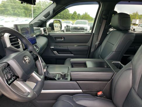 Used 2024 Toyota Tundra Platinum AWD/4WD image 27