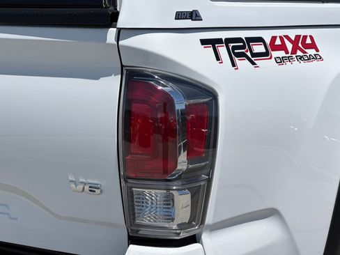 Certified 2023 Toyota Tacoma TRD Off-Road w/ Technology Package AWD/4WD image 27