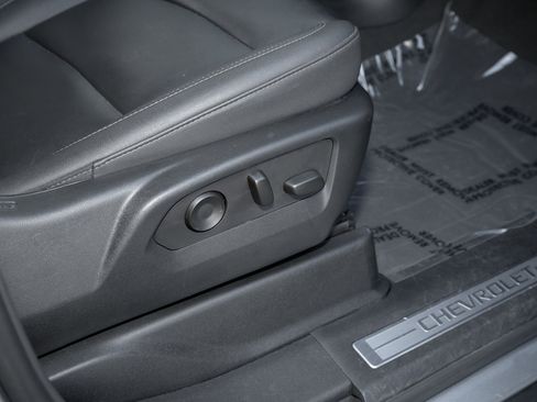 Used 2024 Chevrolet Suburban LT image 48